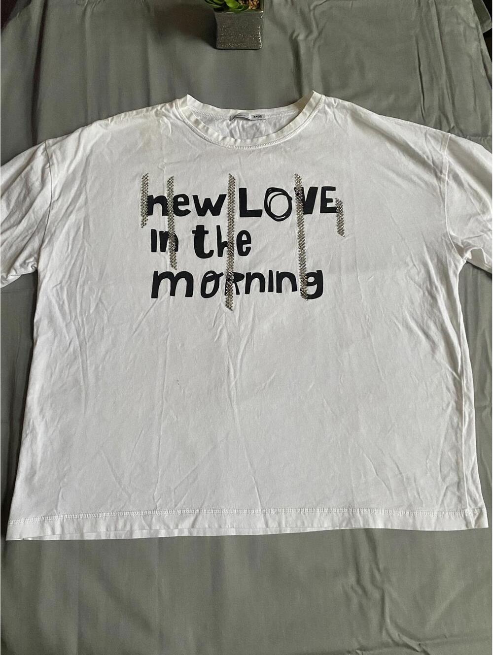 Zara White Short Sleeve T-Shirt with Rhinestone and Text Design Size Medium